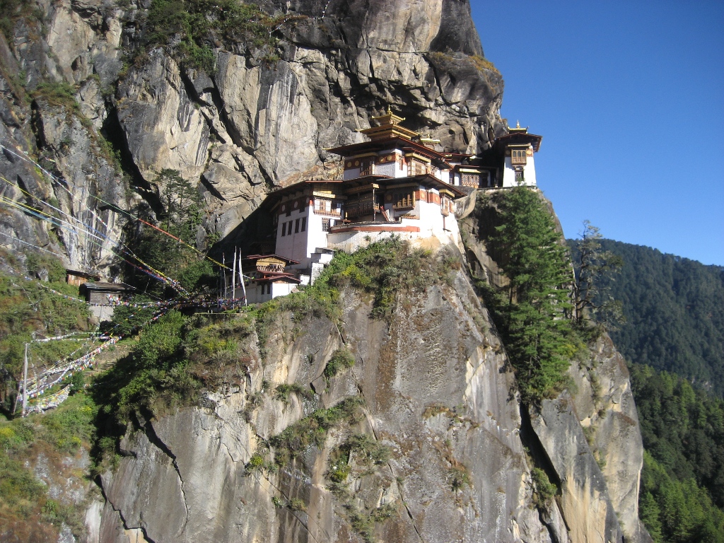 https://d3r8gwkgo0io6y.cloudfront.net/upload/Taktsang Monastery 04.jpg